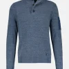 Troyer in levendige gebreide look
